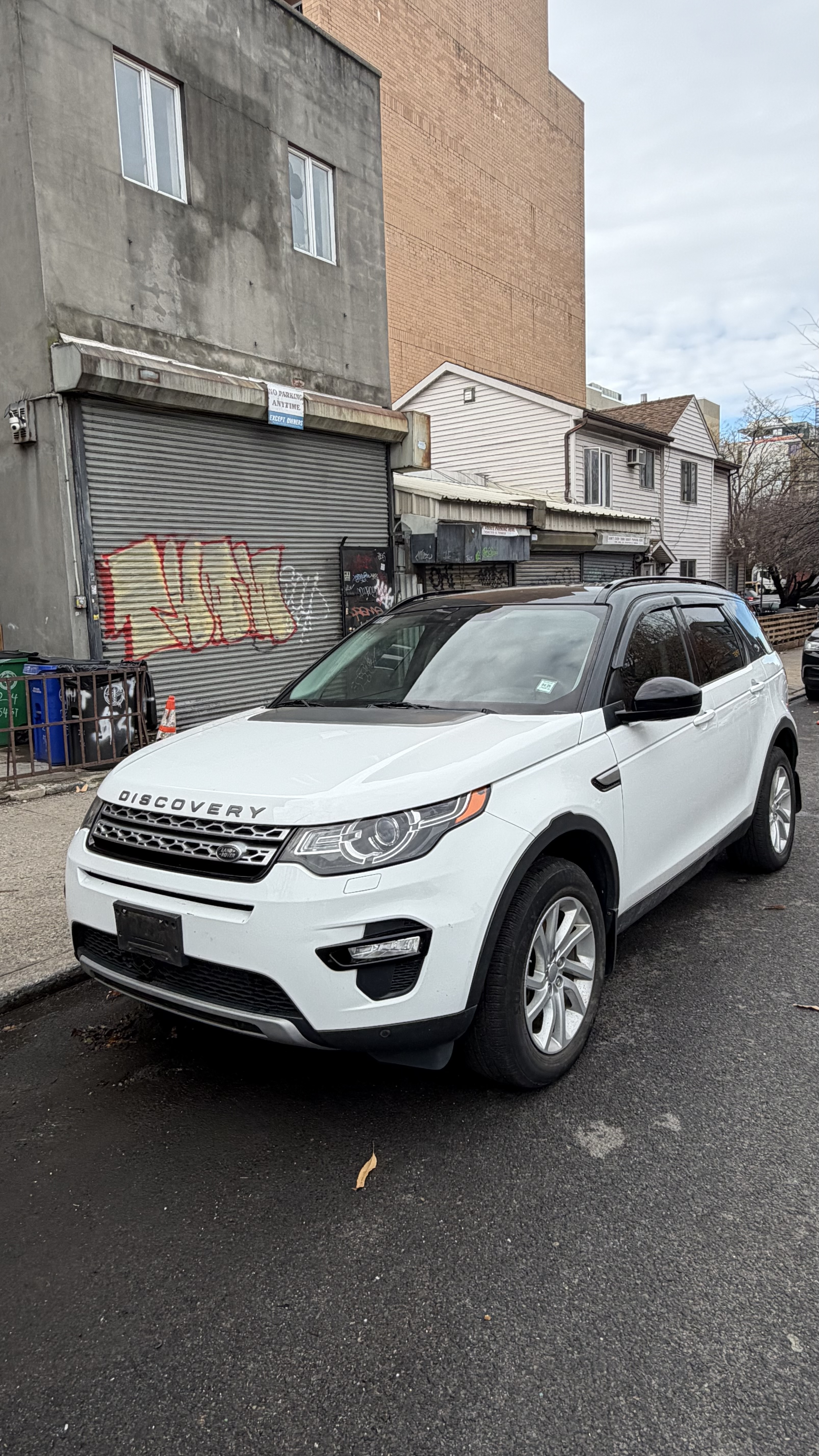 Used 2016 Land Rover Discovery Sport HSE AWD/4WD image 8