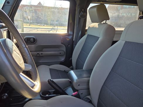 Used 2010 Jeep Wrangler Sahara w/ Dual Top Group image 11