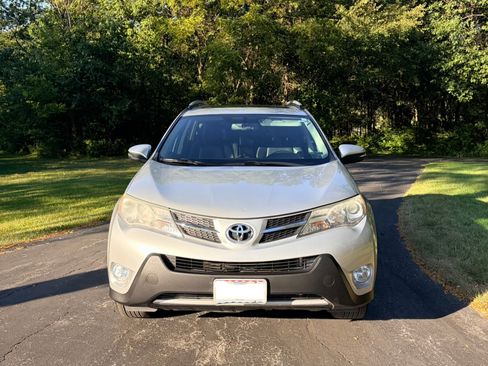 Used 2013 Toyota RAV4 Limited AWD/4WD image 2