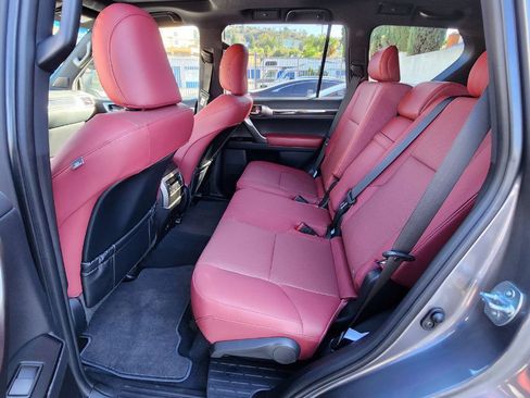 Used 2023 Lexus GX 460 Premium image 11