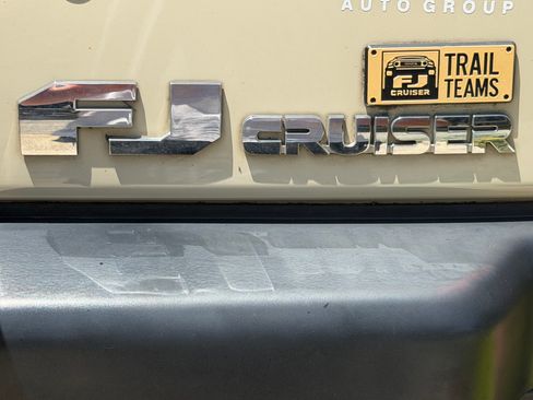 Used 2010 Toyota FJ Cruiser 4WD image 11
