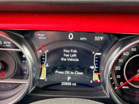 Used 2022 Jeep Gladiator Rubicon w/ LED Lighting Group image 8