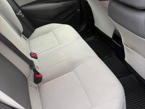 Used 2021 Toyota Corolla LE image 11