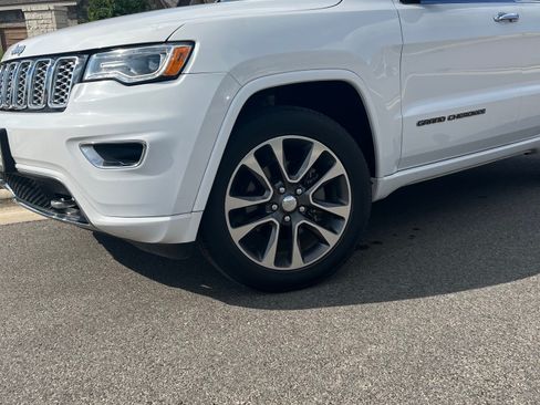 Used 2017 Jeep Grand Cherokee Overland image 8