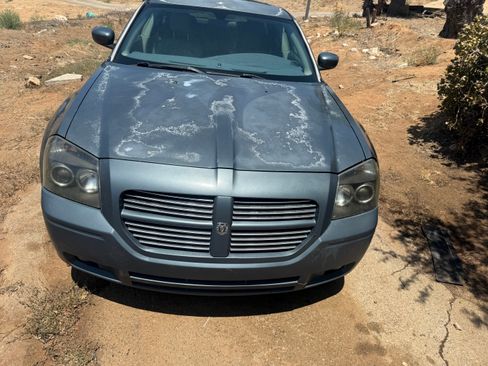 Used 2005 Dodge Magnum R/T w/ Convenience Group II RWD image 1