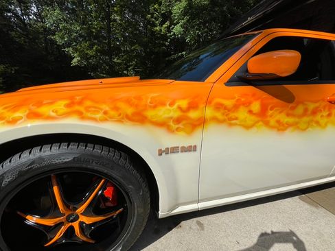 Used 2005 Dodge Magnum R/T image 1