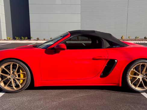 Used 2021 Porsche 718 Boxster Spyder image 15