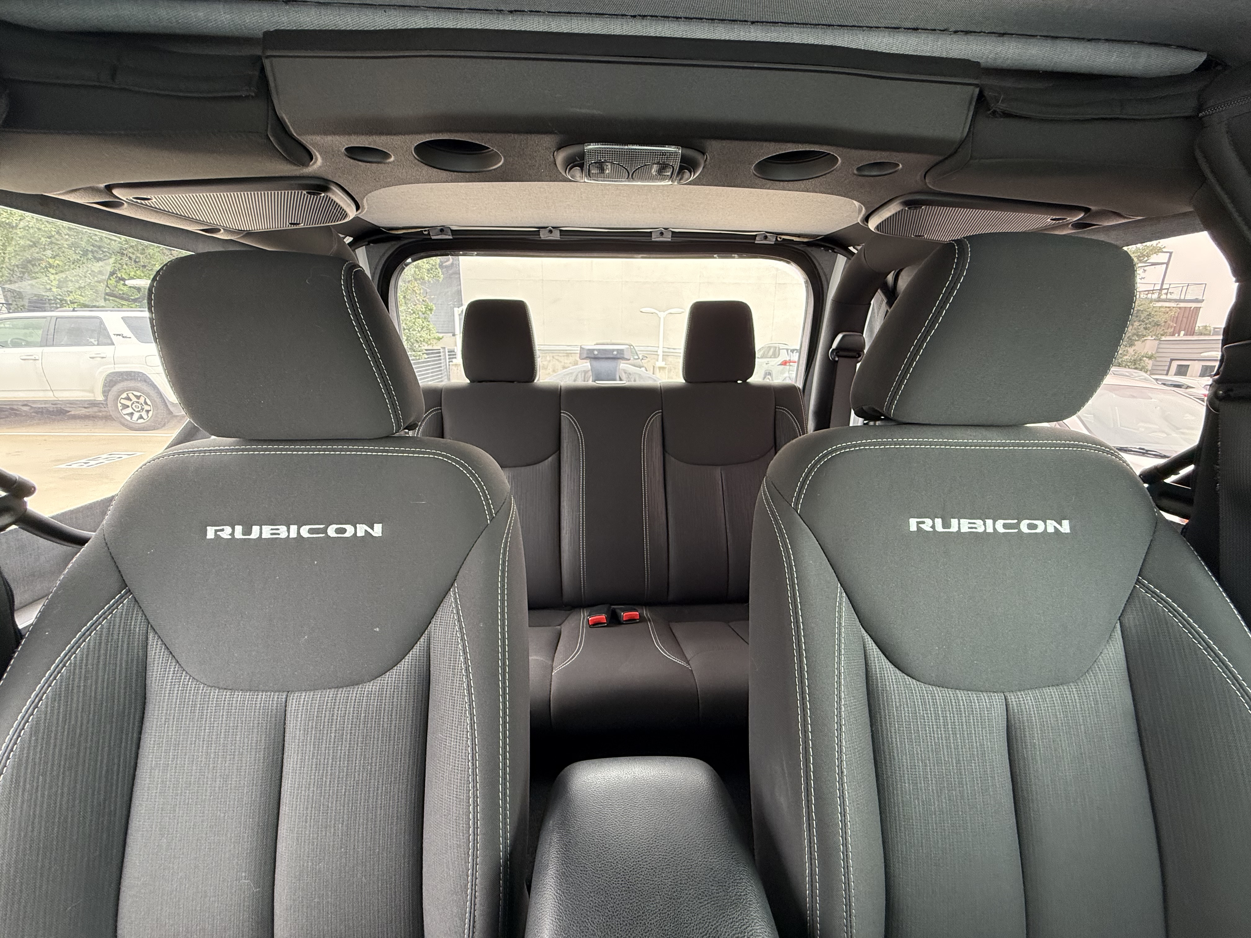 Used 2018 Jeep Wrangler Rubicon AWD/4WD image 6