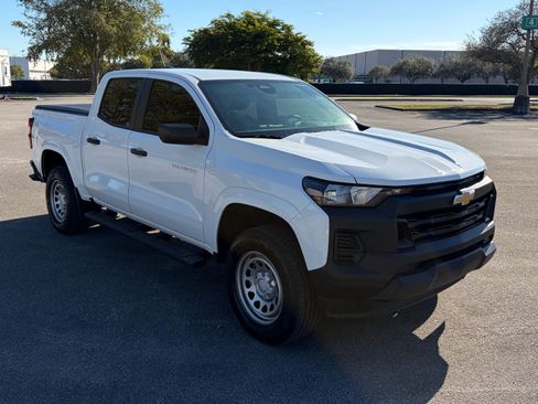 Used 2025 Chevrolet Colorado W/T image 1