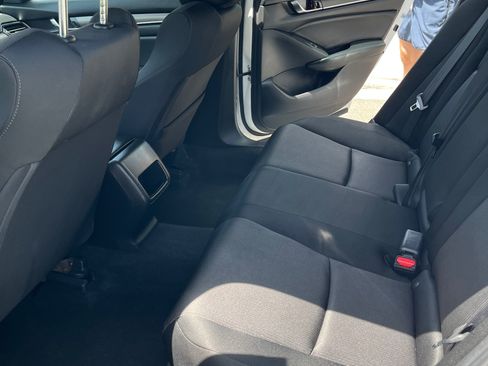 Used 2021 Honda Accord Touring image 10