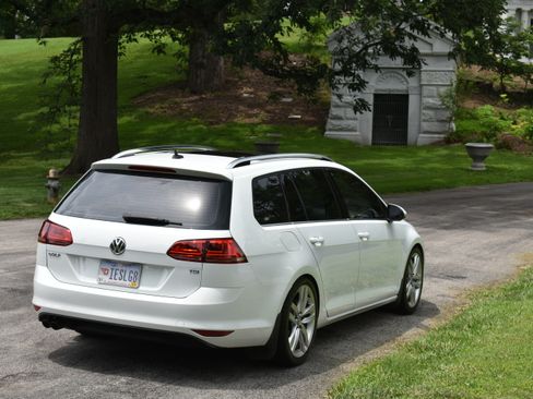 Used 2015 Volkswagen Golf TDI SEL w/ Lighting Package (SEL) FWD image 10