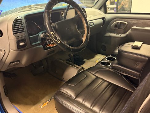 Used 1995 Chevrolet Silverado 1500 4x4 Regular Cab image 12