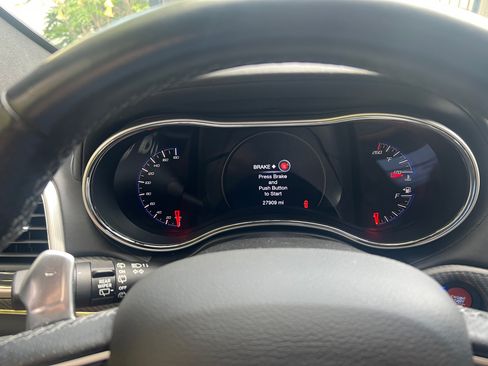 Used 2020 Jeep Grand Cherokee SRT image 9