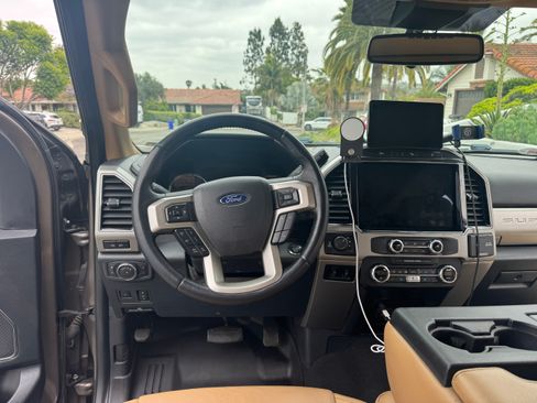 Used 2022 Ford F250 Lariat w/ Tremor Off-Road Package AWD/4WD image 12