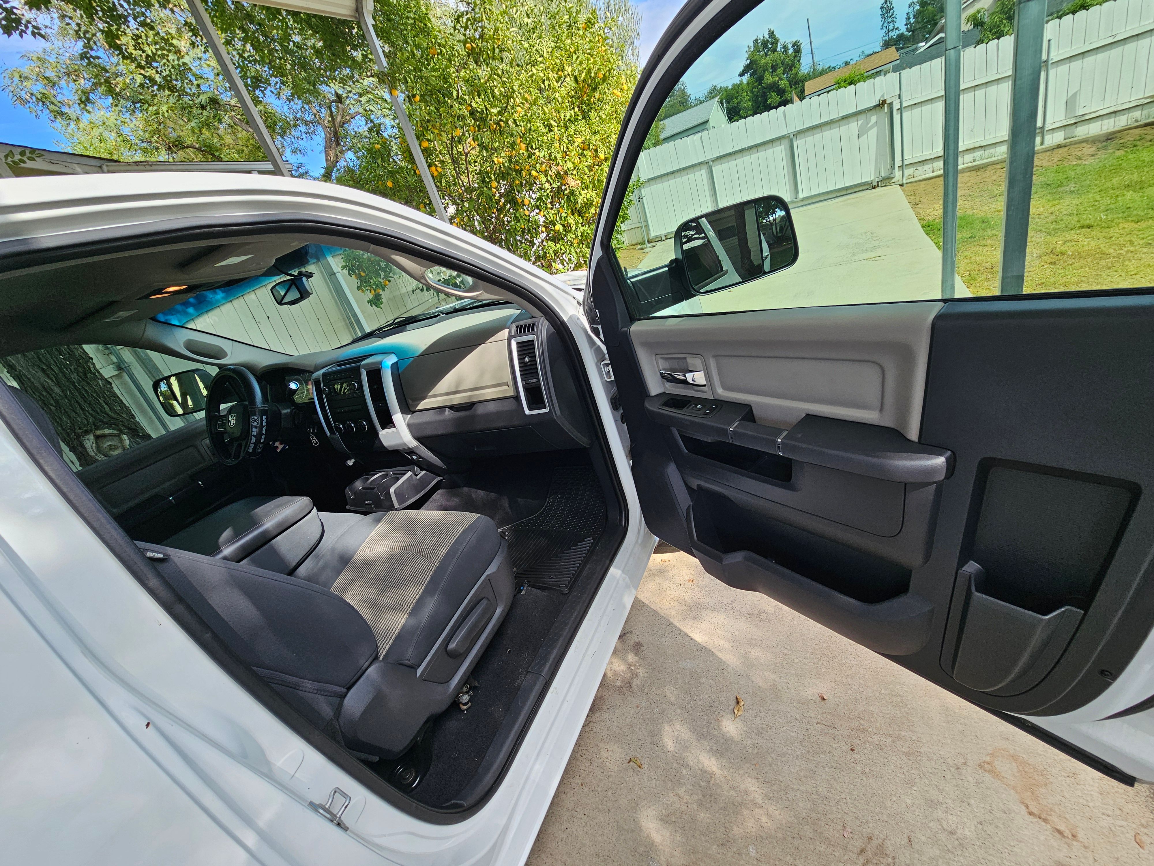 Used 2012 RAM 1500 Classic SLT RWD image 16