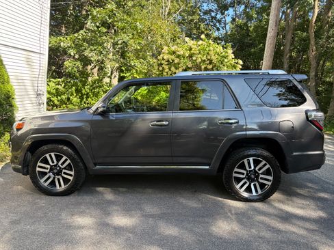 Used 2023 Toyota 4Runner Limited AWD/4WD image 2