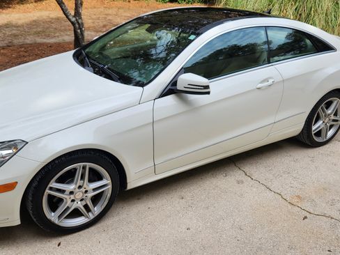 Used 2011 Mercedes-Benz E 350 Coupe image 2