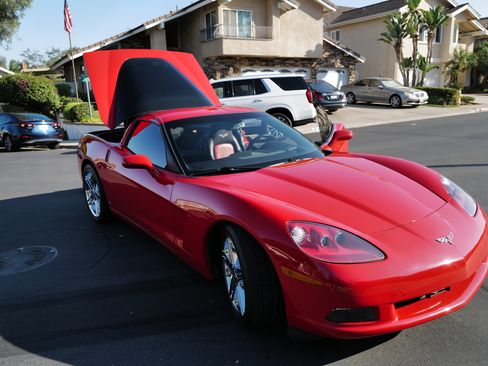 Used 2007 Chevrolet Corvette Coupe w/ Preferred Equipment Group RWD image 10