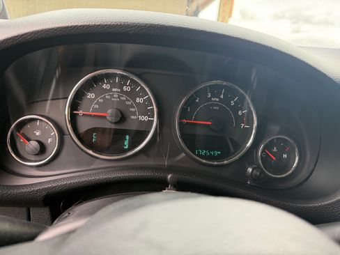 Used 2014 Jeep Wrangler Unlimited Sport w/ Quick Order Package 24S AWD/4WD image 9