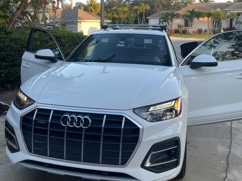 Used 2021 Audi Q5 2.0T Premium w/ Convenience Package image 2