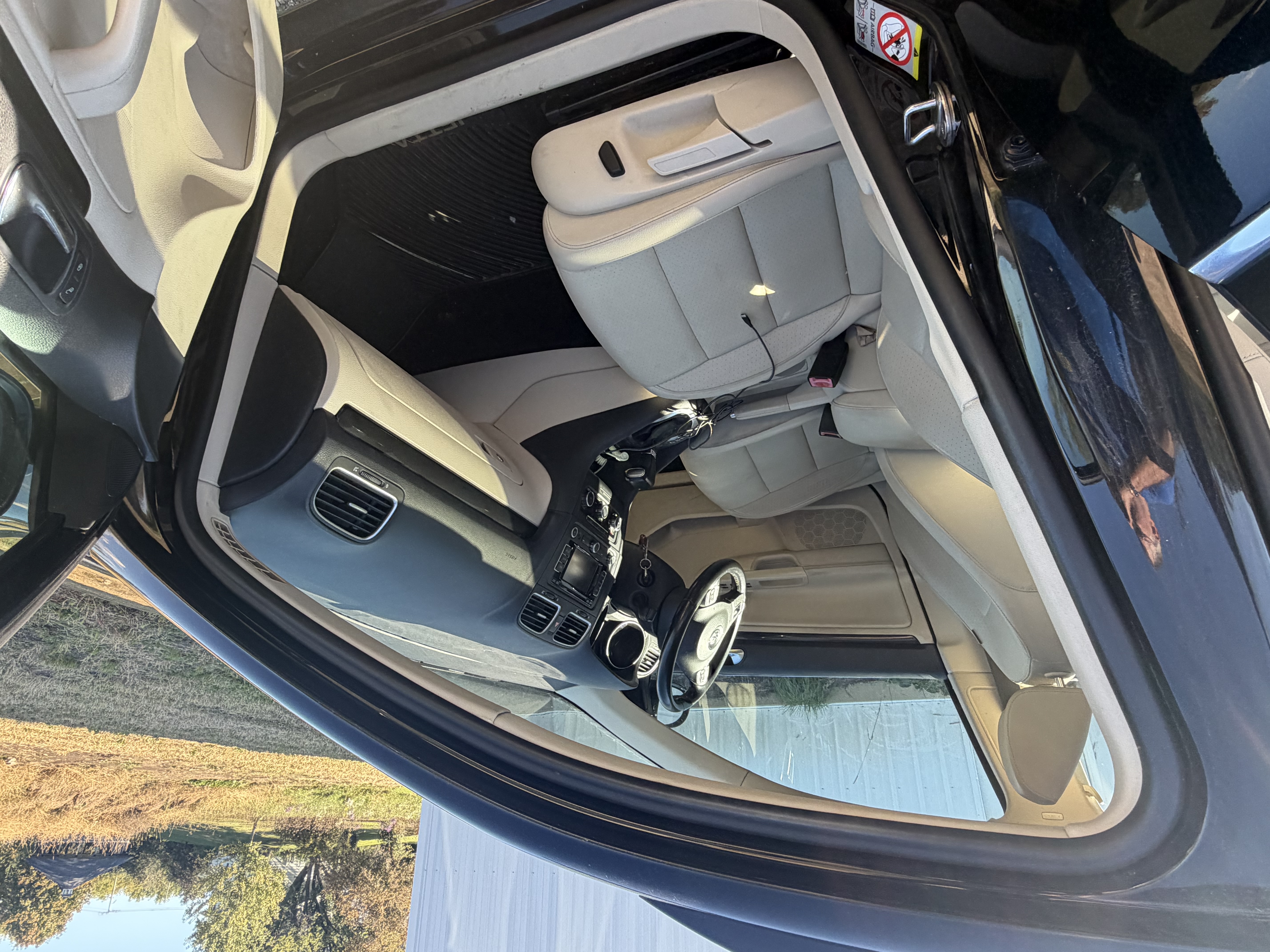 Used 2011 Volkswagen Jetta TDI FWD image 6