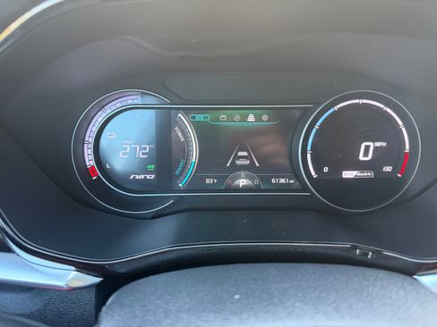 Used 2022 Kia Niro EX FWD image 13