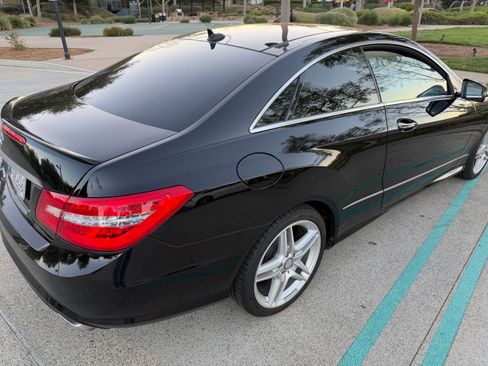 Used 2013 Mercedes-Benz E 550 E 550 Coupe 2D image 5