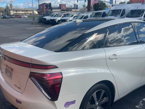 Used 2019 Toyota Mirai image 4