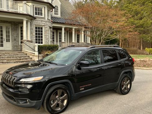 Used 2016 Jeep Cherokee 75th Anniversary image 4
