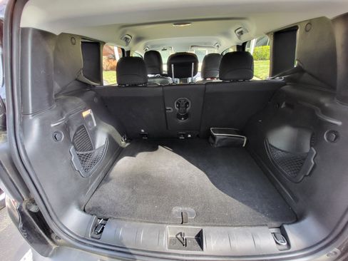 Used 2018 Jeep Renegade Trailhawk w/ Cold Weather Group II image 19