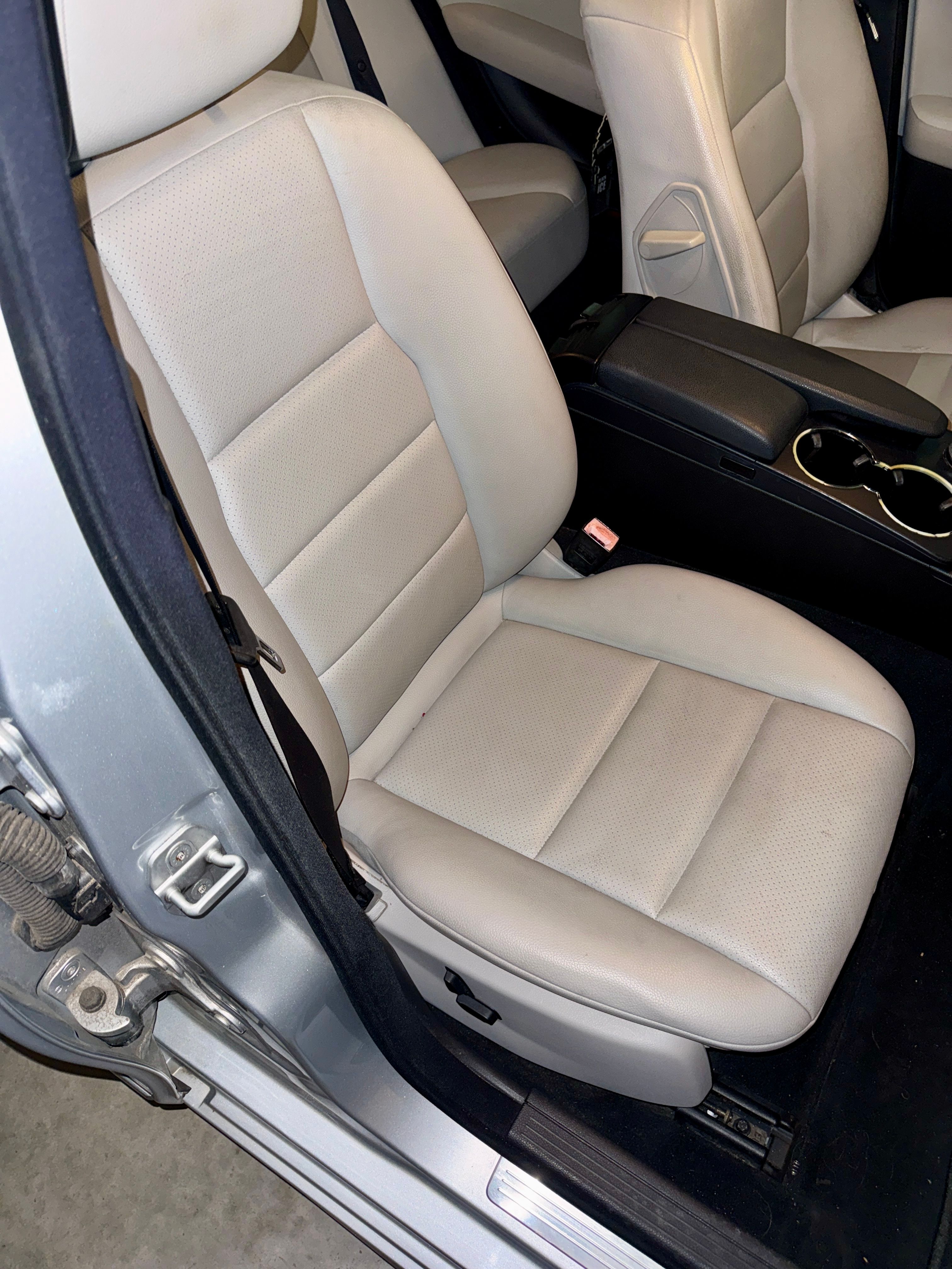 Used 2009 Mercedes-Benz C 300 Sedan image 10