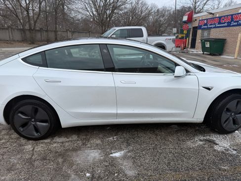 Used 2020 Tesla Model 3 Standard Range Plus image 1