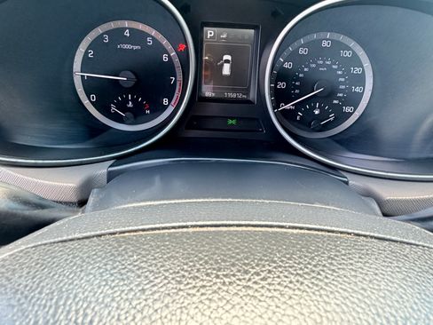 Used 2017 Hyundai Santa Fe SE AWD/4WD image 11