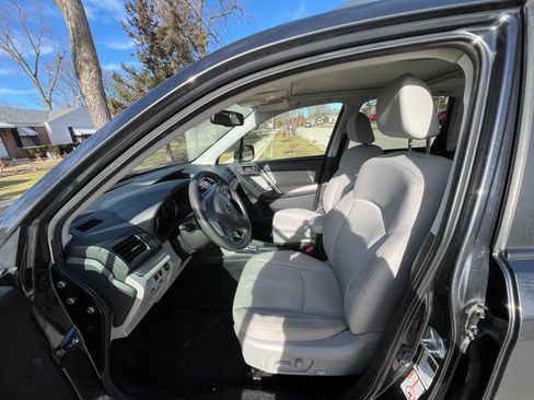 Used 2015 Subaru Forester 2.5i Premium w/ All-Weather Package image 4