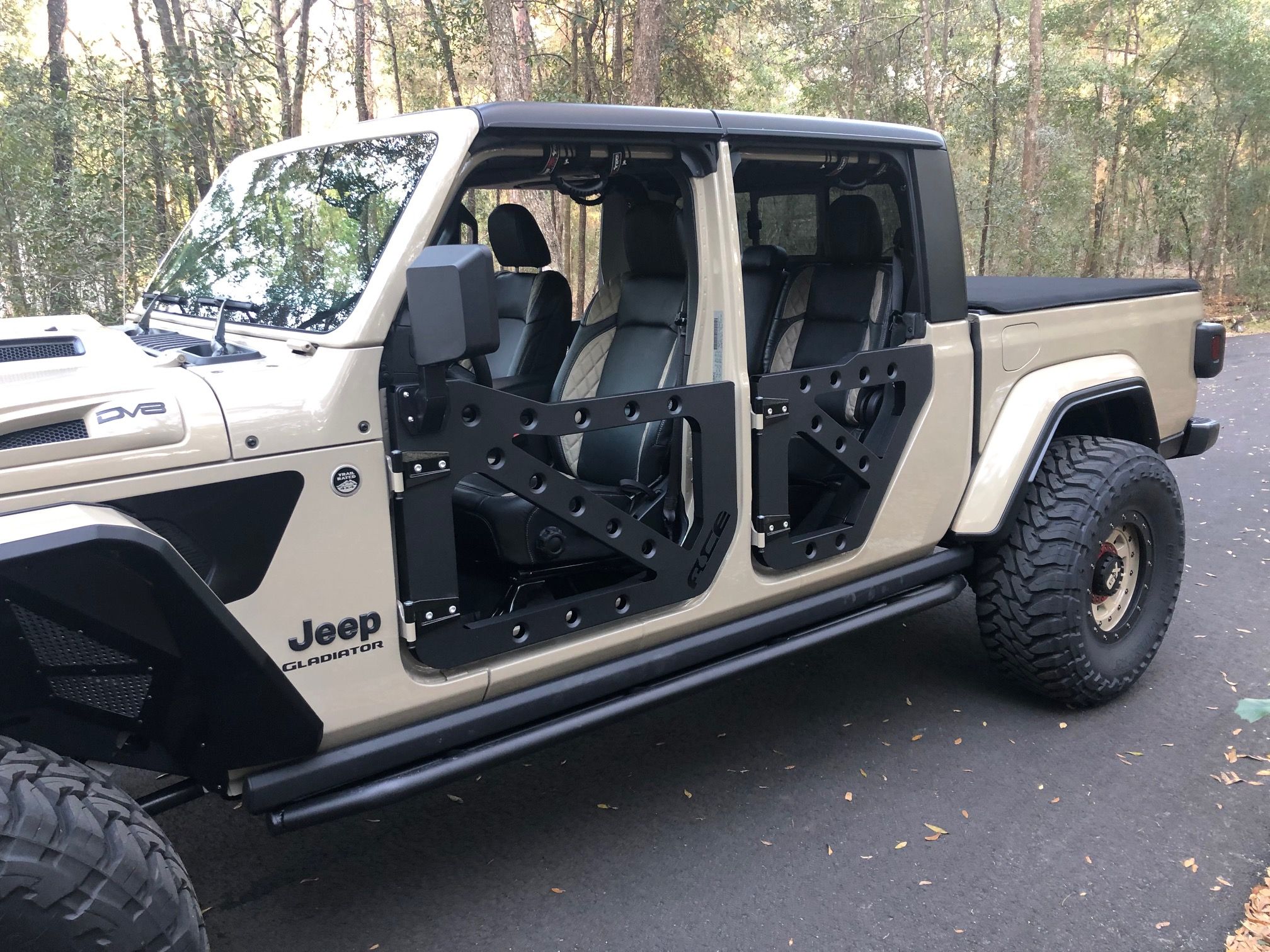 Used 2020 Jeep Gladiator Sport w/ Quick Order Package 24S AWD/4WD image 2