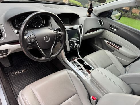 Used 2017 Acura TLX V6 w/ Technology Package FWD image 10