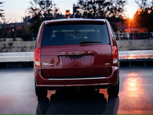 Used 2015 Dodge Grand Caravan SE w/ Quick Order Package 29E SE image 4