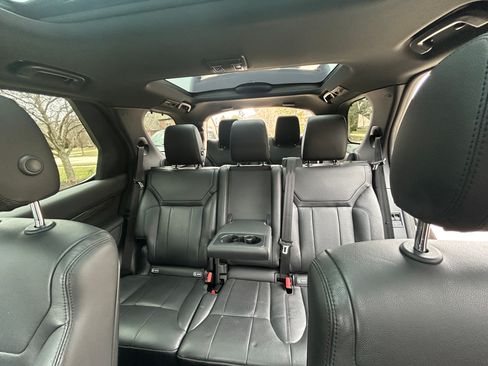 Used 2017 Land Rover Discovery HSE image 14