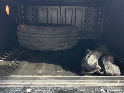 Used 2011 Chevrolet Avalanche LTZ image 21