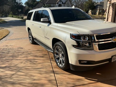 Used 2015 Chevrolet Suburban LT w/ Luxury Package image 1
