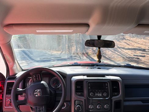 Used 2015 RAM 1500 Express image 10