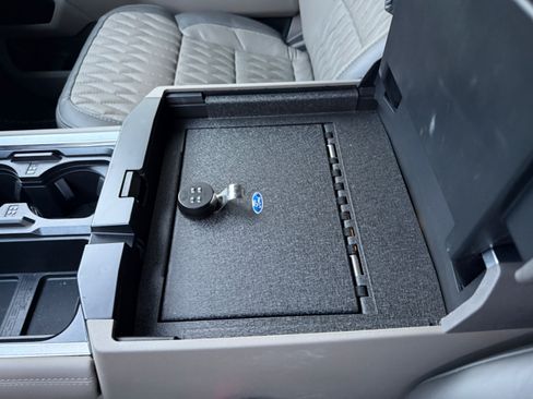 Used 2025 Ford F250 Platinum w/ Platinum Plus Package AWD/4WD image 24