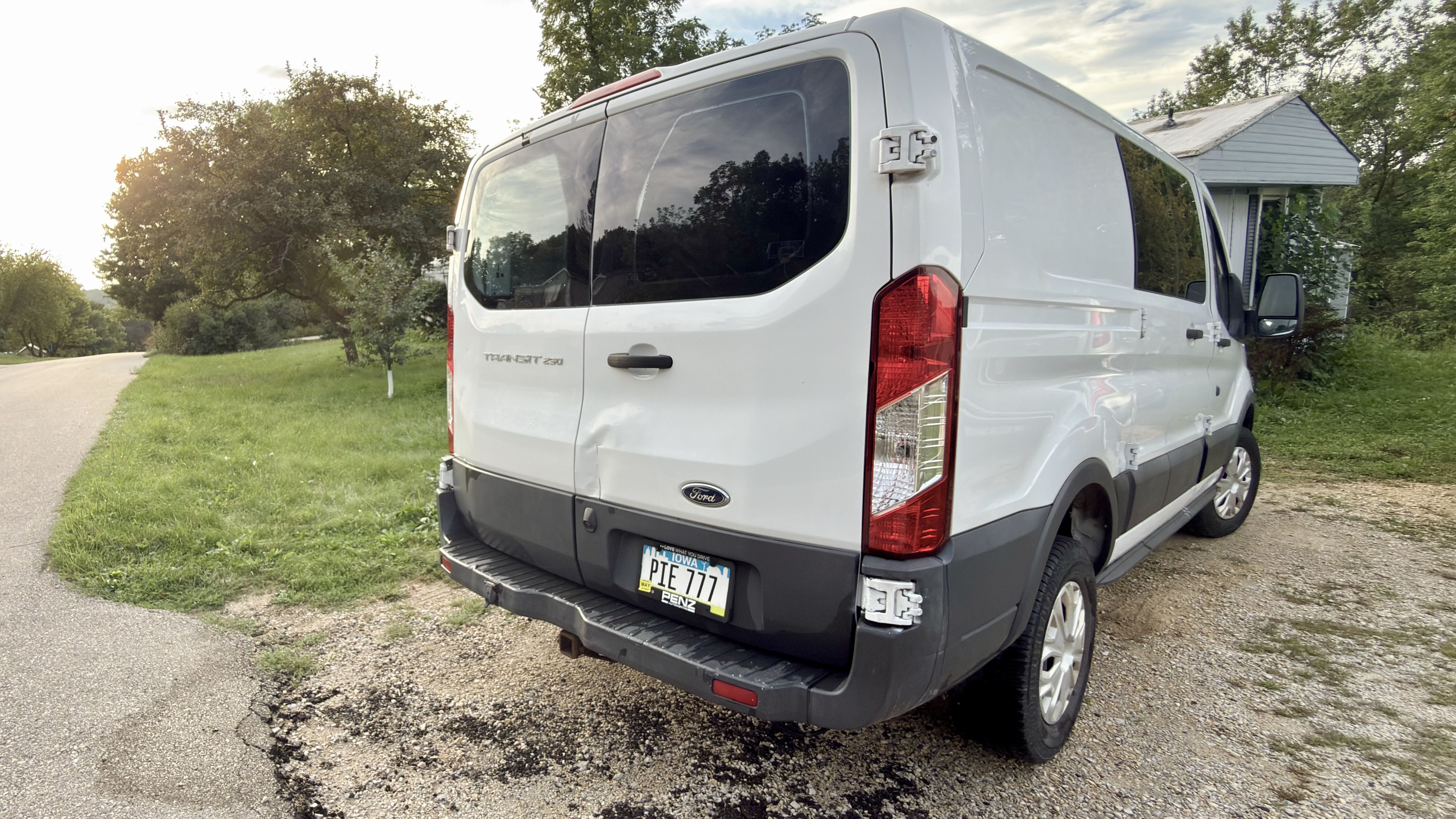 Used 2016 Ford Transit 250 130 Low Roof w/ Exterior Upgrade Package RWD image 1