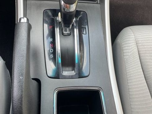 Used 2015 Honda Accord LX image 10