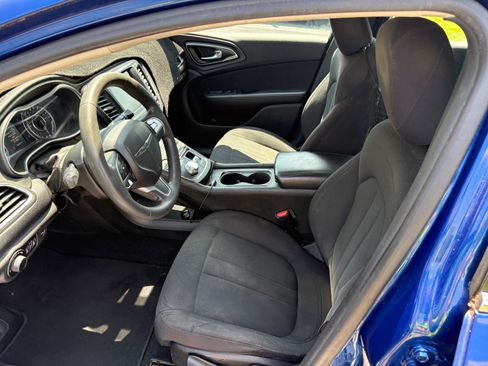 Used 2016 Chrysler 200 Limited FWD image 8