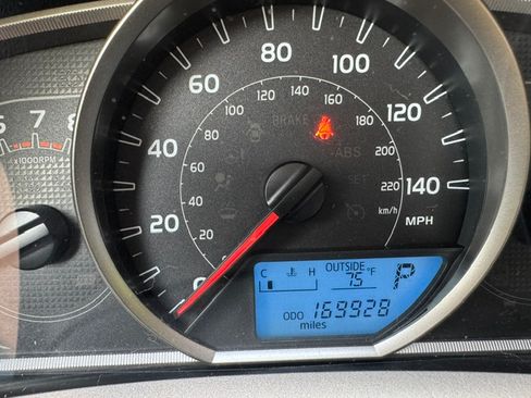 Used 2014 Toyota RAV4 XLE FWD image 10