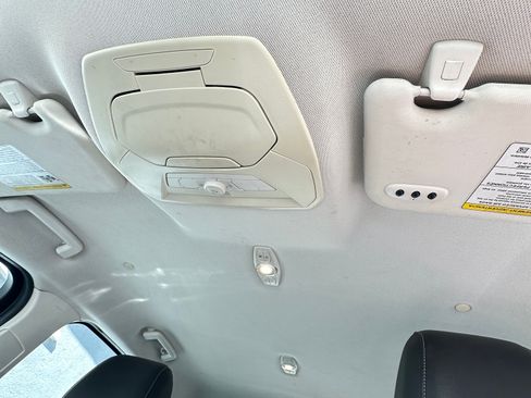 Used 2015 Ford C-MAX SEL image 17