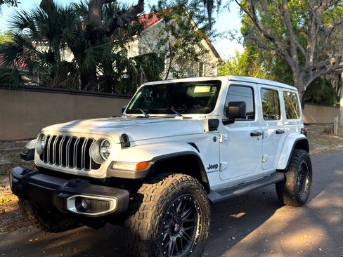 Used 2025 Jeep Wrangler Unlimited Sahara w/ Safety Group image 1