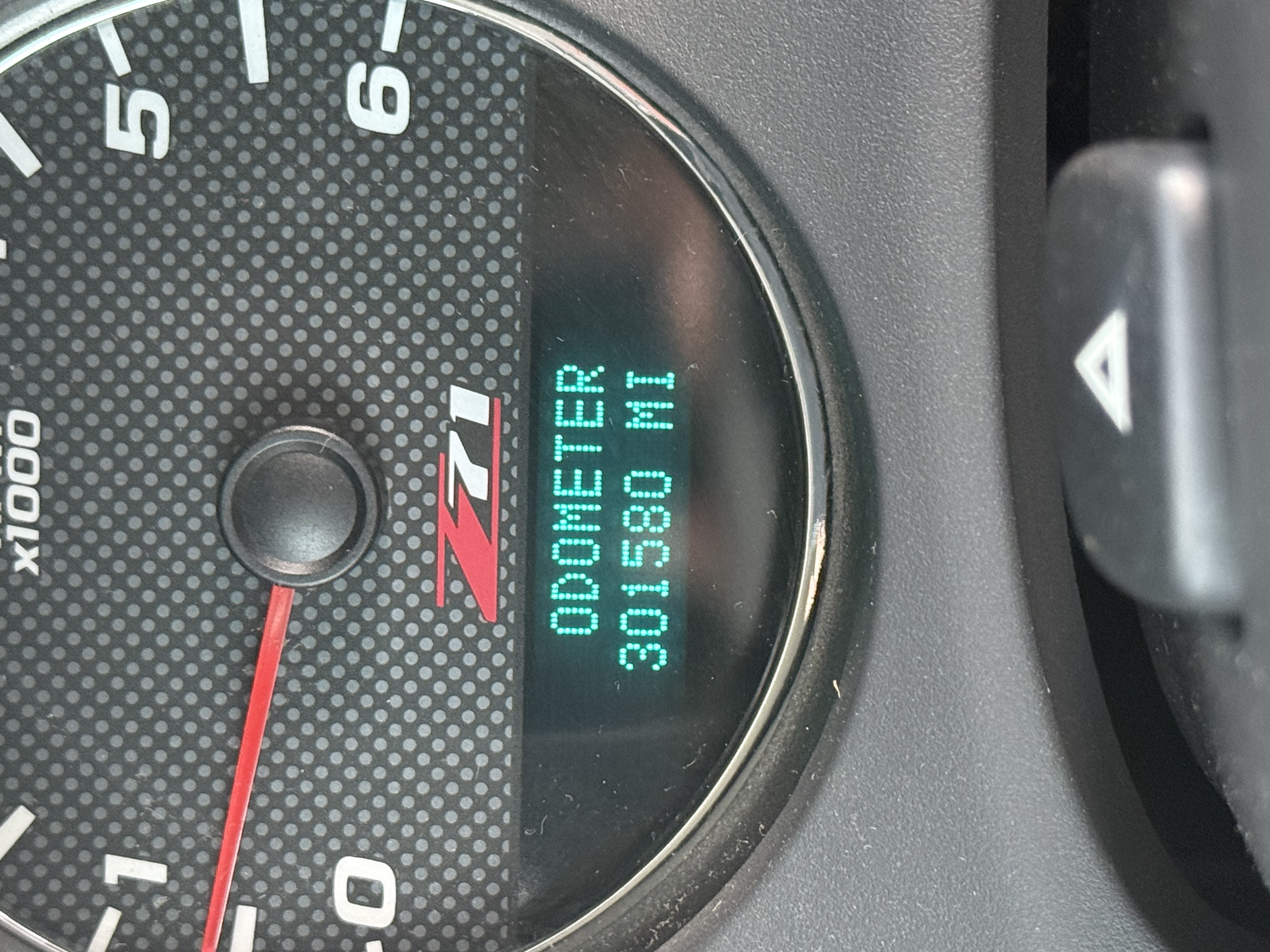 Used 2007 Chevrolet Avalanche LT w/ LT Preferred Equipment Group AWD/4WD image 6