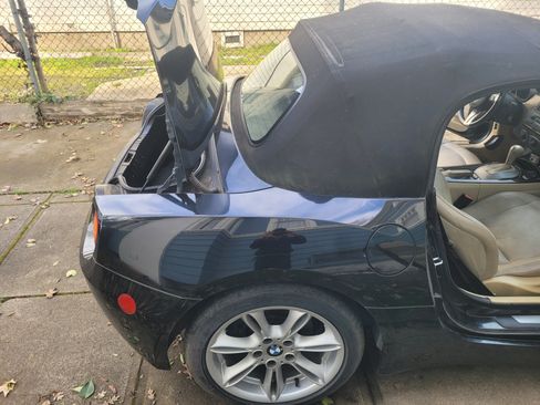 Used 2004 BMW Z4 3.0i image 6